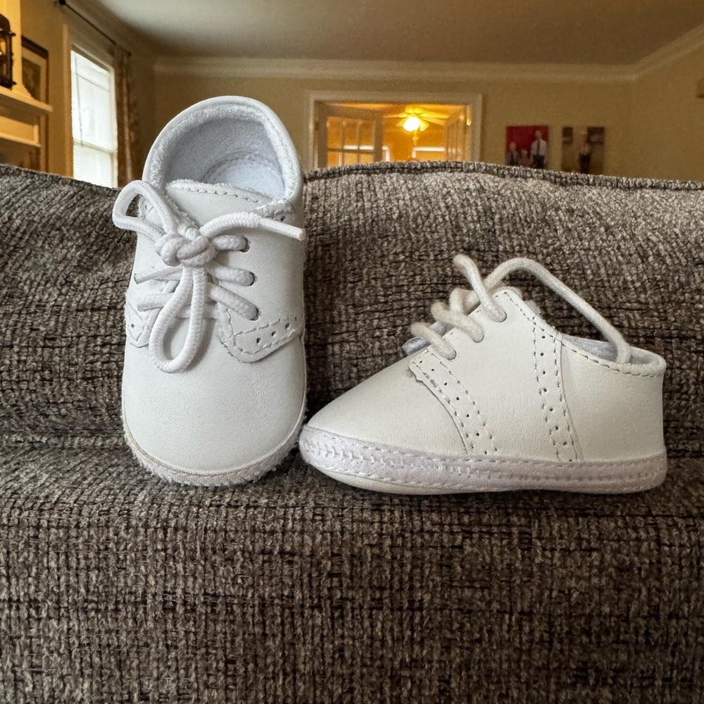 Classic White Kids Shoes Leather size 2